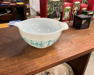 Pyrex Amish Butter Print Mixing Bowl