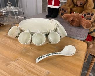 Formalities by Baum Bros Holly Collection Punch Bowl/Cups & Dipper