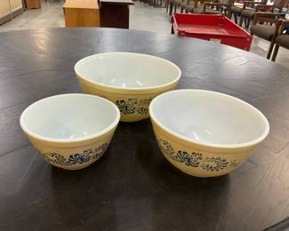 Pyrex Homestead Mixing Bowls
