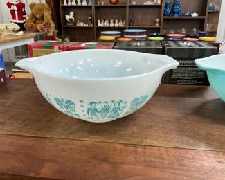 Pyrex Amish Butter Print Mixing Bowl
