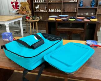 Pyrex Casserole Dish w/Lid & Carrier