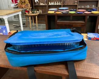 Pyrex Casserole Dish w/Lid & Carrier
