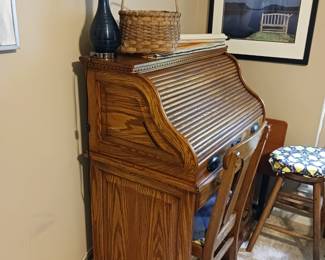 Roll top desk