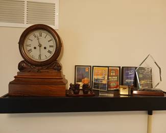 Mantle clock