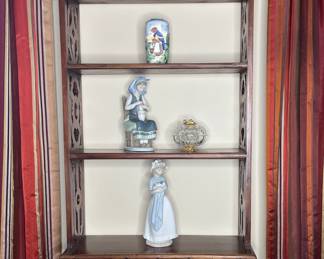 Whatnot shelf