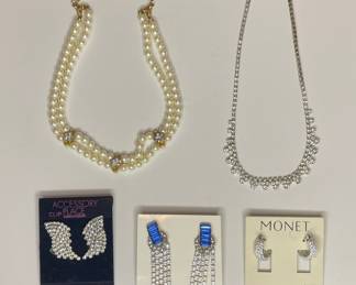Vintage rhinestone costume jewelry: 1928, Monet, Accessory Place