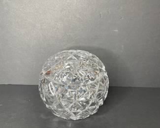 Cut glass vase vtg