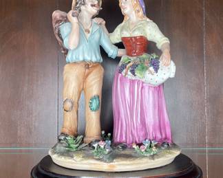 Nuova Capodimonte Italian art centerpiece