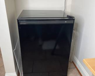 GE mini fridge