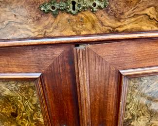 BURLED WALNUT VENEER.