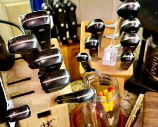 HENKELS CUTLERY.