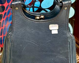 Vintage Coach kiss lock handbag. 