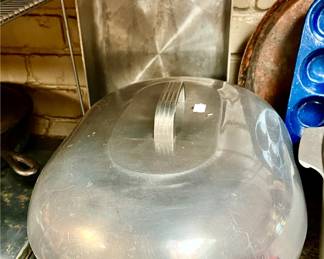 LARGE MAGNALITE ROASTER AND PAN.