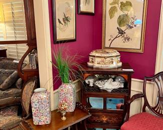 ANTIQUE BOOK RACK WITH PORCELAIN CARTOUCHE.