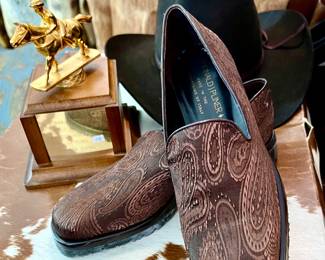 DONALD PLINER SHOES.