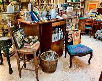 FOLD-OUT BAR IS NOT FOR SALE, BUT ITEMS ON TOP ARE!