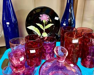 CRANBERRY GLASS AND DECANTER SET.