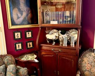 LOVELY ANTIQUE CURIO CASE WITH CABINET.