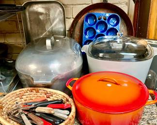 ENAMELWARE DESCO.