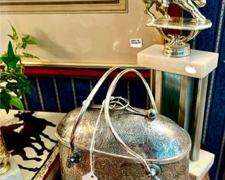 CHASED SILVER PURSE!