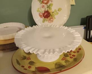 Scalloped cake plate, vintage playes