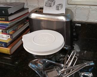 Toaster, Pampered Chef, measuring spoons