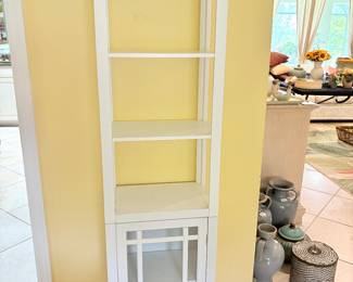 White wood display shelf