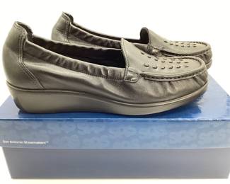 SAS Weave Black Flats Size 7.5
