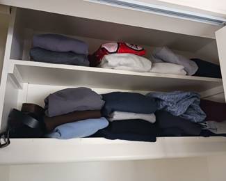 Several nice sweaters men's sweaters size large and medium