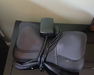 Portable foot massager
