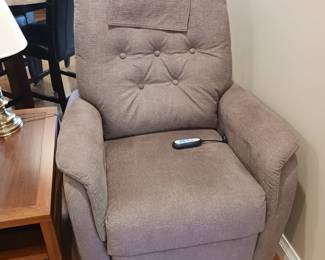 Electric chair lift recliner