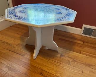 Agra India marble table with semiprecious stone and mother of pearl inlay - marble base