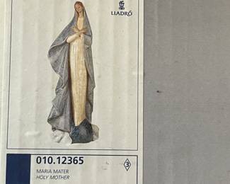 very tall LLadro Madonna with orig box