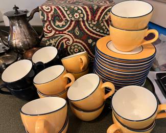 yellow and blue dishes