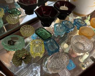 depression glass bird toothpick holders, salt cellars, candleholders