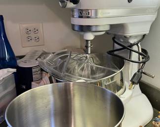Kitchen Aid stand mixer