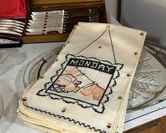 vintage set of kitchen towels " days of the week"