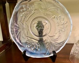 Opalescent rim Waterlily plate