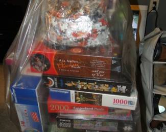 Jigsaw puzzles many sealed
