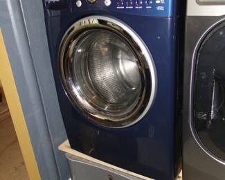 LG TRomm Washer with base