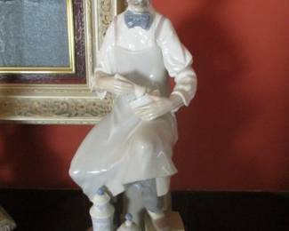 Lladro Pharmacist Figurine