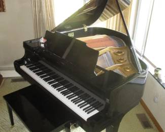 Kawai Baby Grand Piano "Black Lacquer"