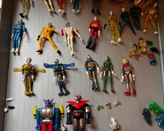 Outstanding collection of vintage Micronauts both cast and plastic. Also a variety of accessories. 