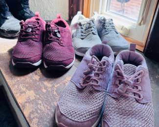 Ladies shoes, mostly size 8 and 8.5