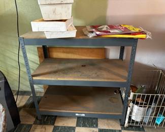 Heavy duty shelving unit