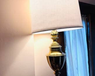 Really nice heavy brass vintage table lamp... they don't make them like this anymore!