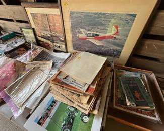 Vintage greeting cards. Bid online at: https://modestlambestatesales.hibid.com/