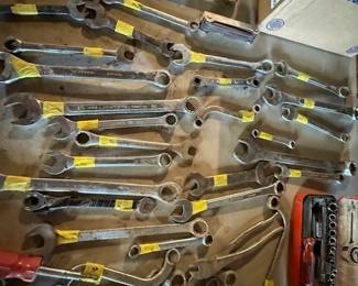 Bulk buy tool lots. Bid online at: https://modestlambestatesales.hibid.com/