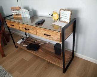 Glass top foyer table matches coffee table and end table