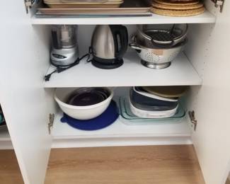 Blender; teapot; serving ware